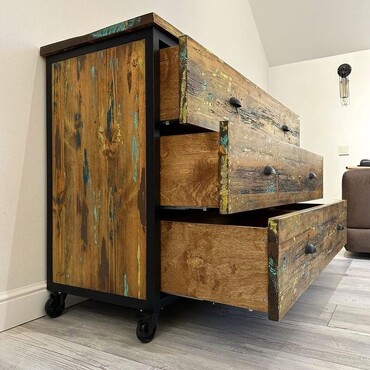 Loft комод из состаренного массива дерева