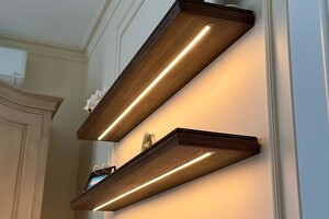 Настенная система хранения из ильма с LED